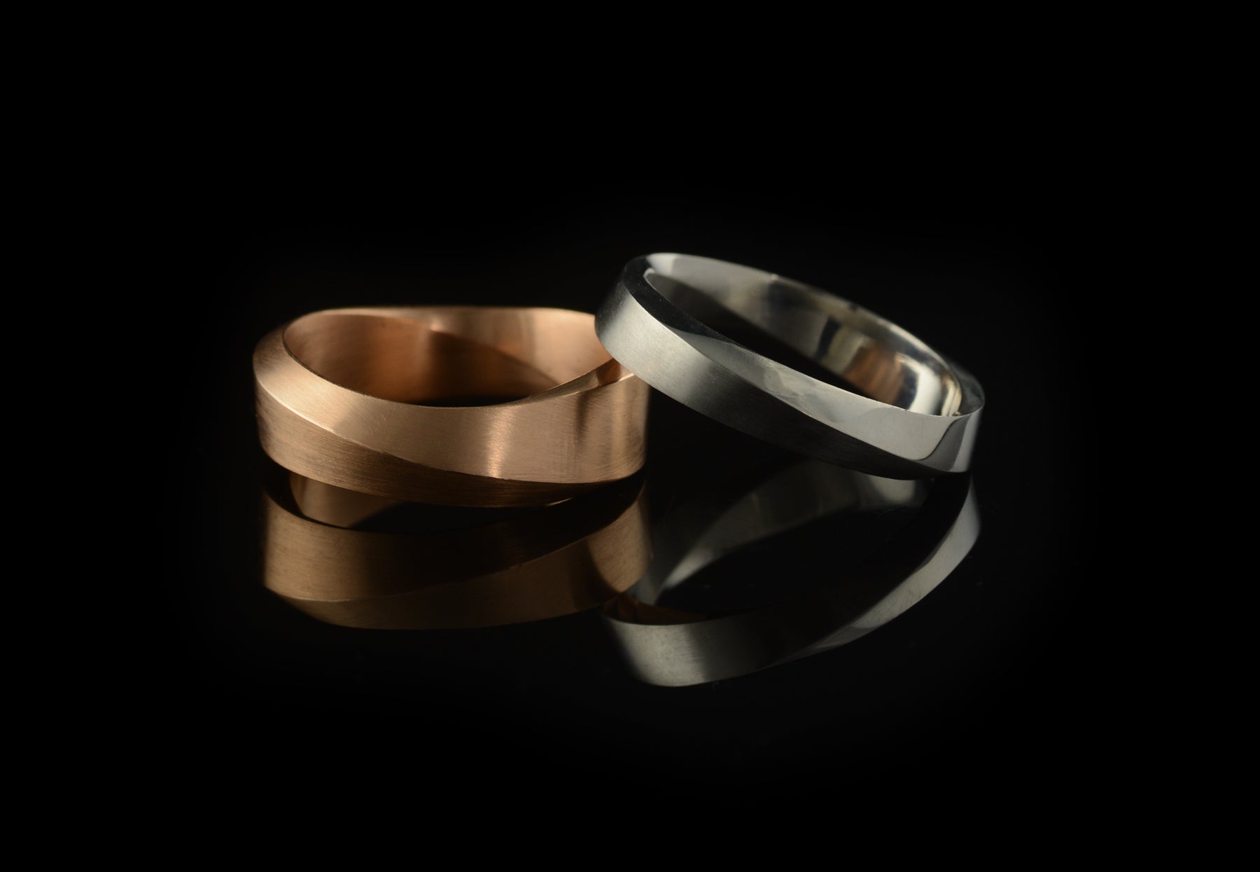 Ladies' and mens' Mobius wedding ring
