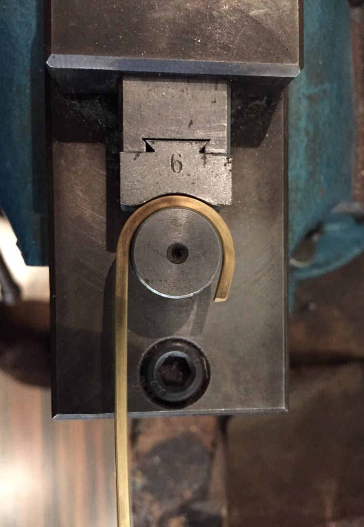 bending a ring from gold bar