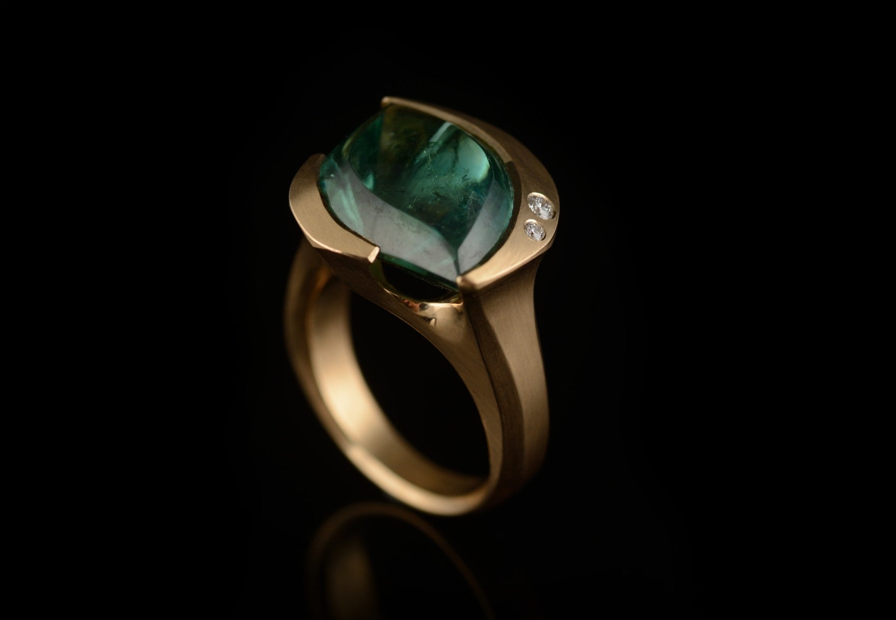 Carved rose gold and green tourmaline cocktail ring 