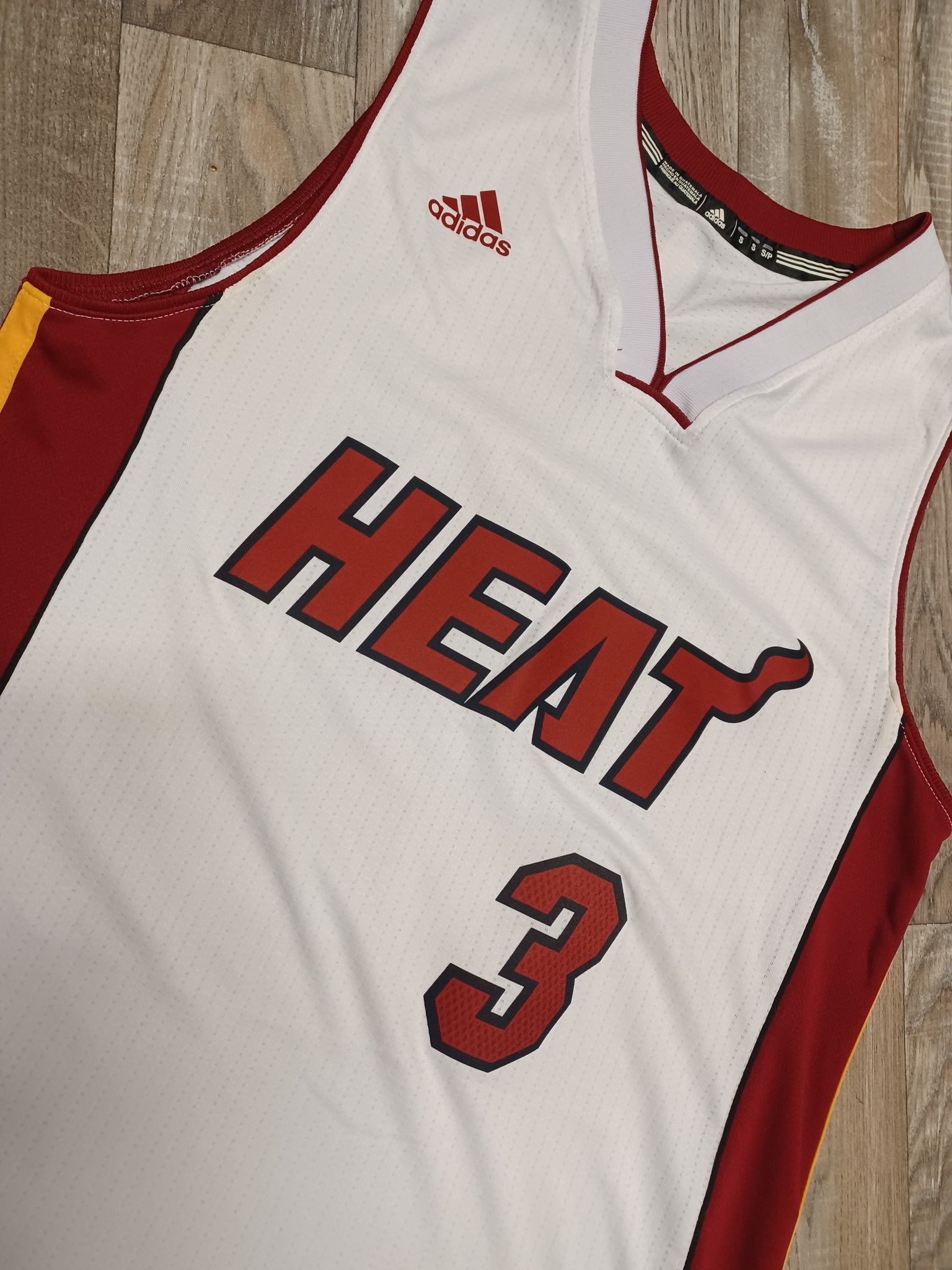 🏀 Wade Miami Heat Jersey Size Small – Throwback 🏀