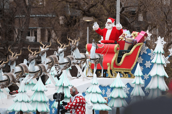 Toronto Santa Parade | Love to Sing