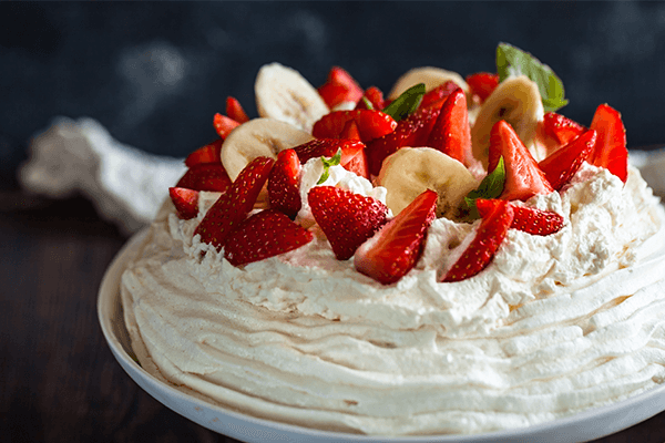 Pavlova at Christmas time in New Zealand and Australia | Love to Sing