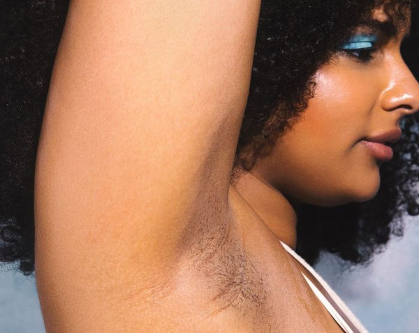 Does body hair cause odor | Model's underarm