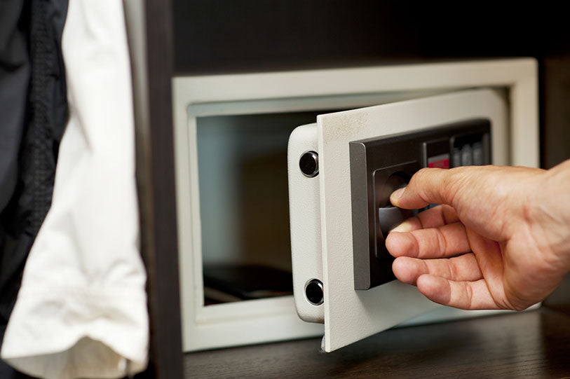 hand opening safe door