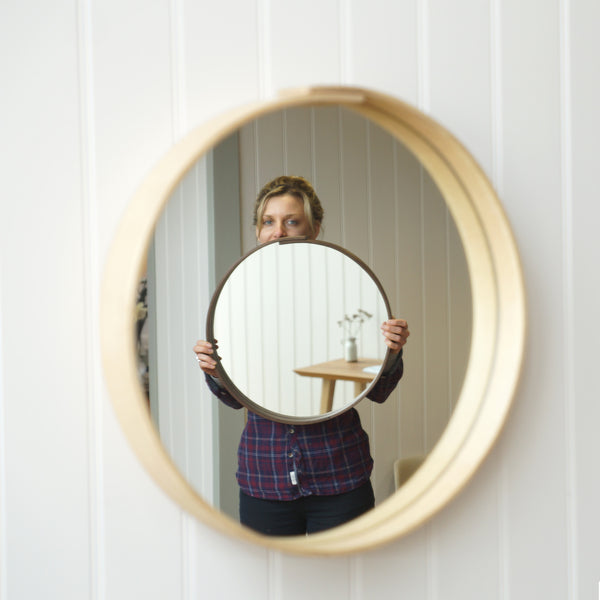 Round wall mirror