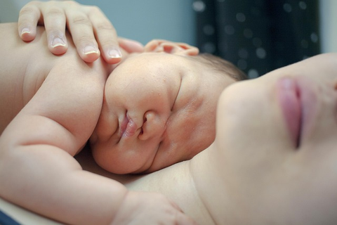 sudden infant death syndrome risk can be reduced by breastfeeding