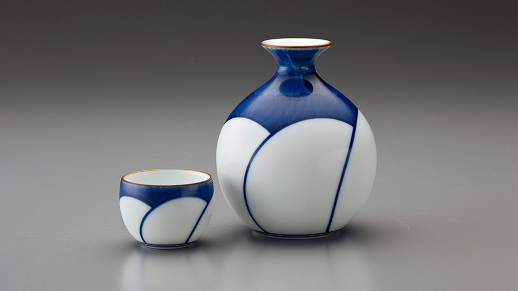 Sake Set (1968) designed by Masahiro Mori, featuring a motif of twisted ume blossom. 