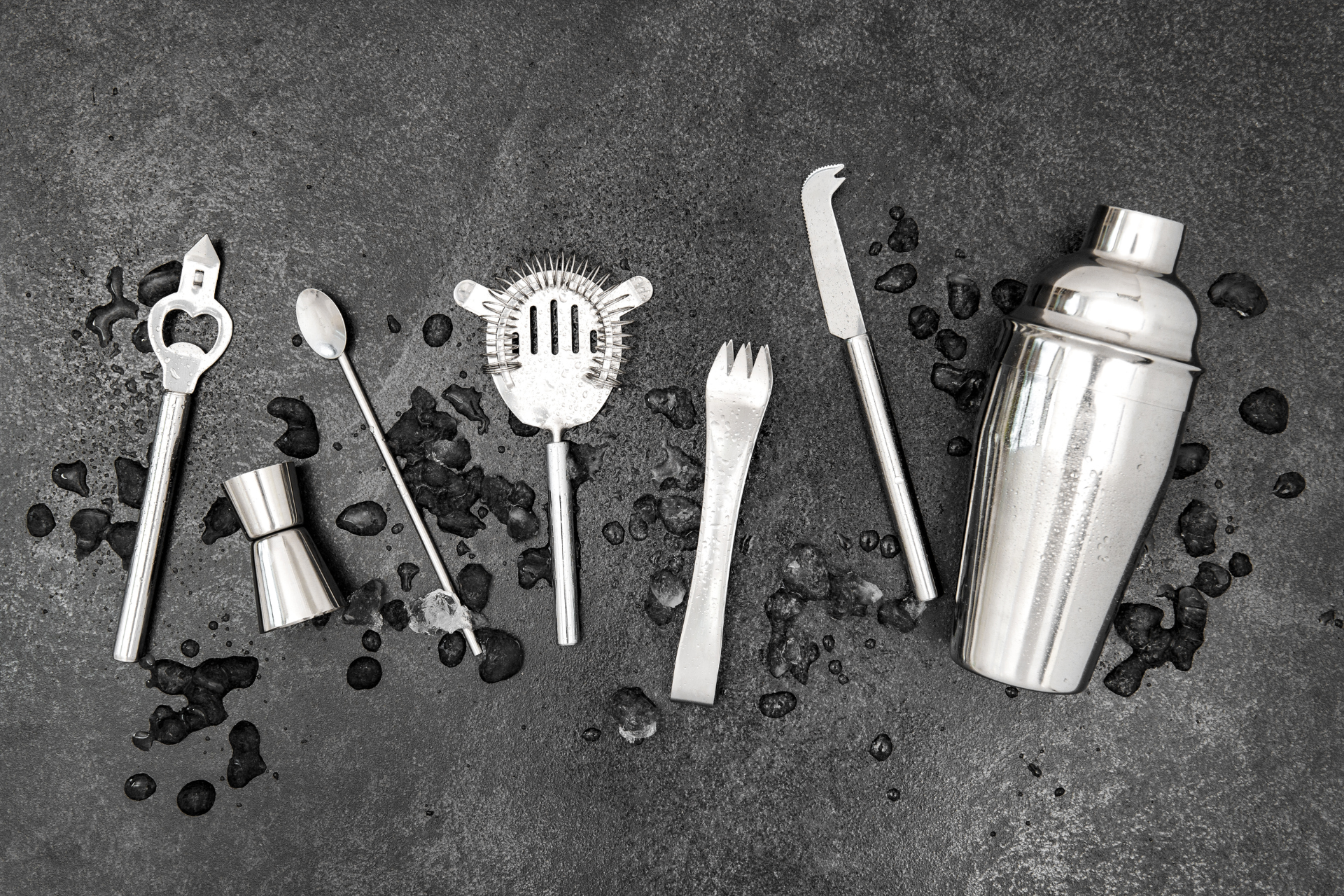A stainless steel shaker set