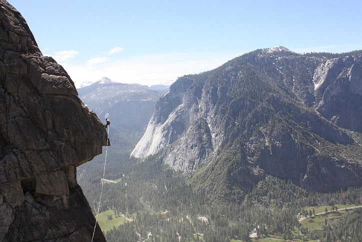 Rigging the Yosemite Falls Highline
