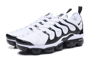 vapormax plus blancas y negras