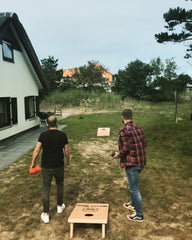 Cornhole wordt vaak gebruikt als gazonspel 