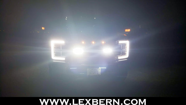 ford-super-duty-grille-light-bar-lights-on