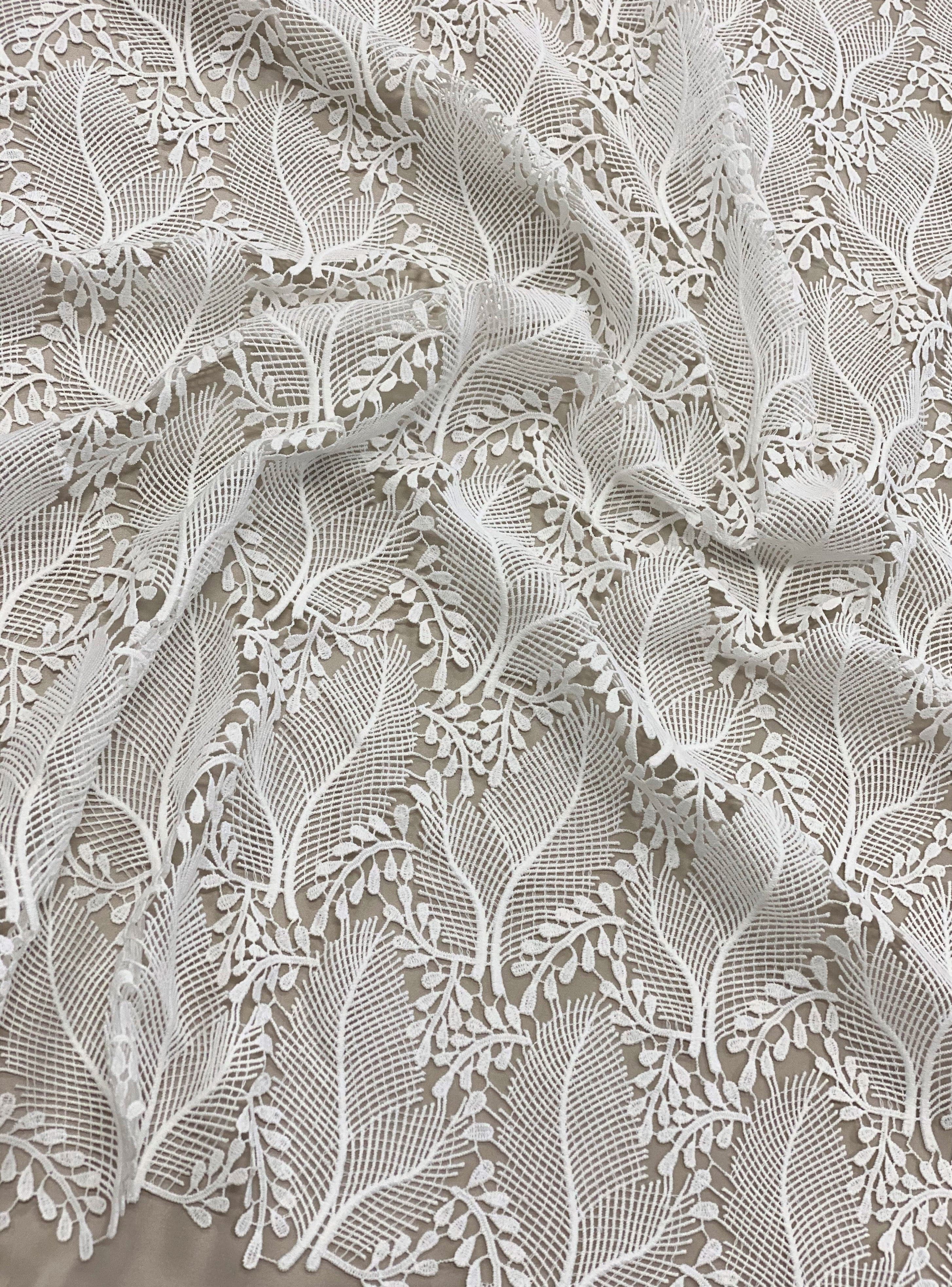 Image of Leafy Guipure Lace (1640) Ivory