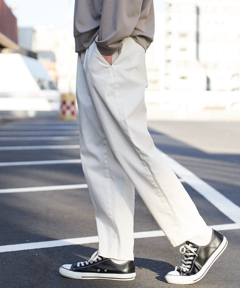 圧倒する 十代の若者たち スクラップ ホワイト パンツ メンズ コーデ Daisys Maruyama Jp
