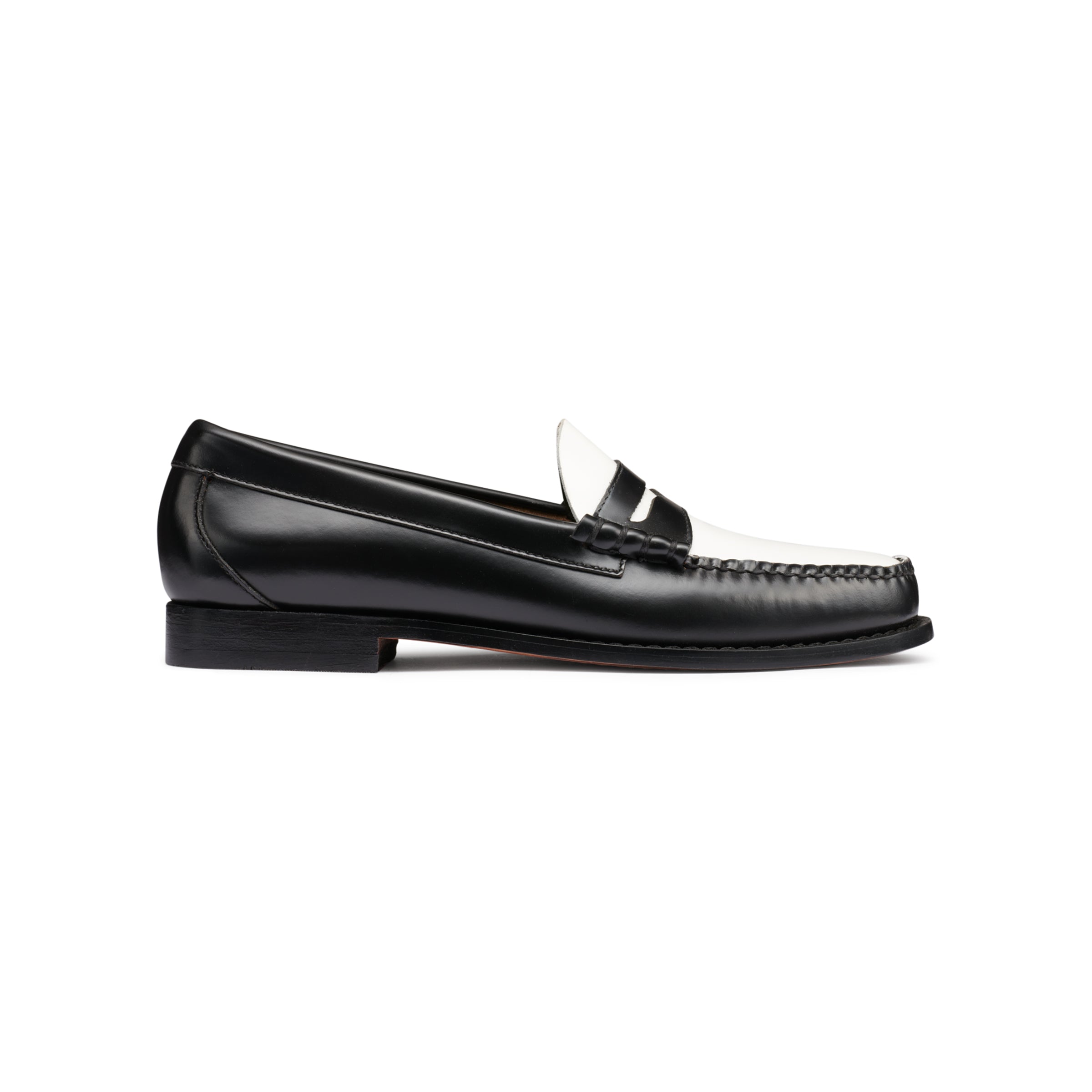 Larson Lug Weejuns Loafer in Black | eightywingold