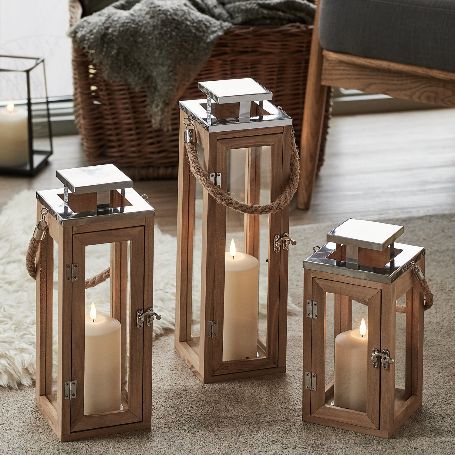 Lot de 3 Lanternes Salcombe en Bois avec Bougies TruGlow®