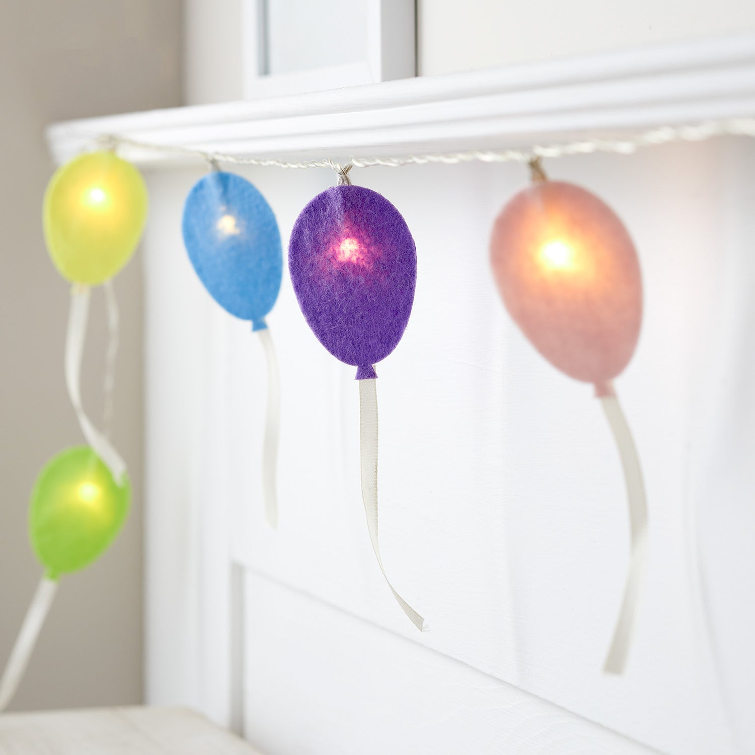 Guirlande Lumineuse 16 Ballons en Feutre