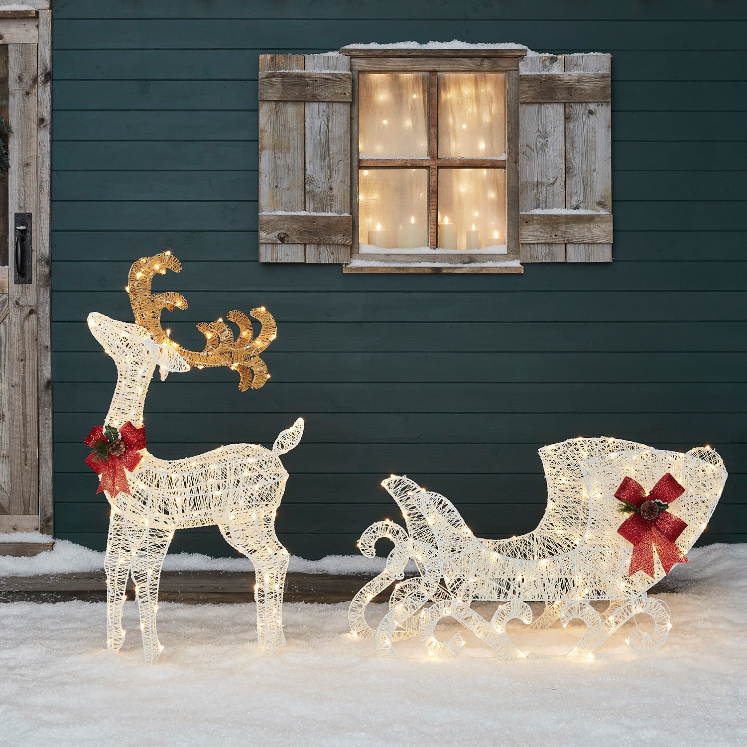 Grand Renne Lumineux avec Traîneau en Fils de Coton | Lights4fun.fr