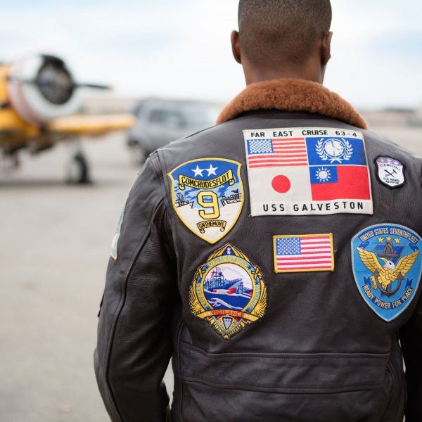 Cockpit USA의 "Movie Heroes"© Top Gun Navy G-1 재킷