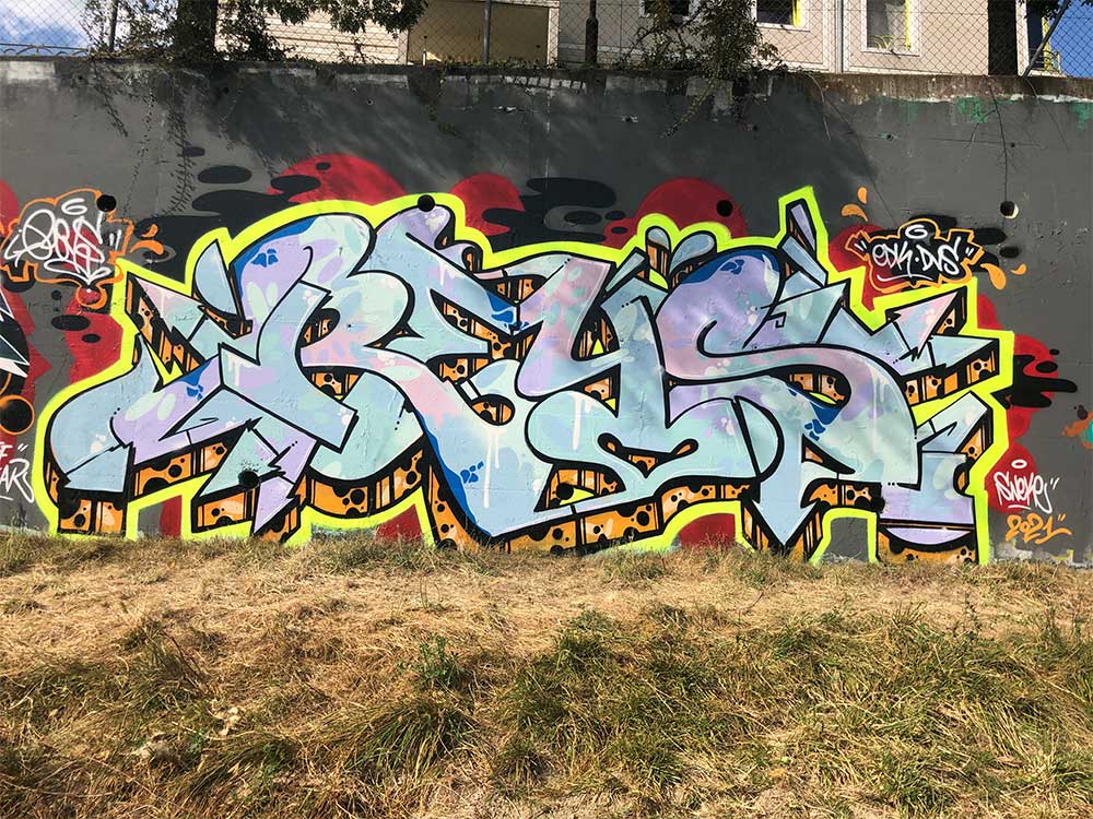 graffiti by Reys B.Different Clothing independent streetwear street art