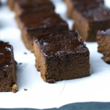 Cocoa brownies with avocado