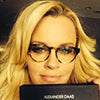 Jenny McCarthy wearing Alexander Daas Potrero eyeglasses in Toffee.