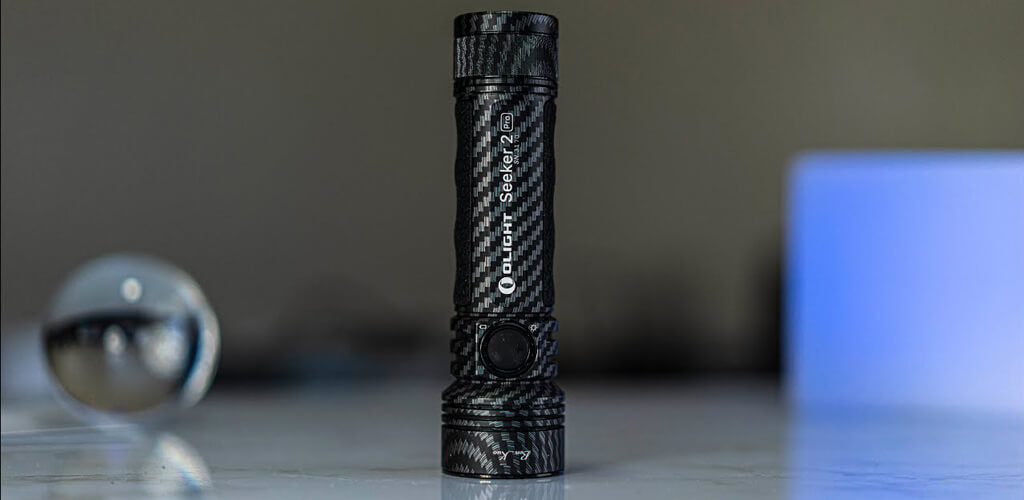 Olight Seeker 2 Pro Flashlight - Carbon Fiber