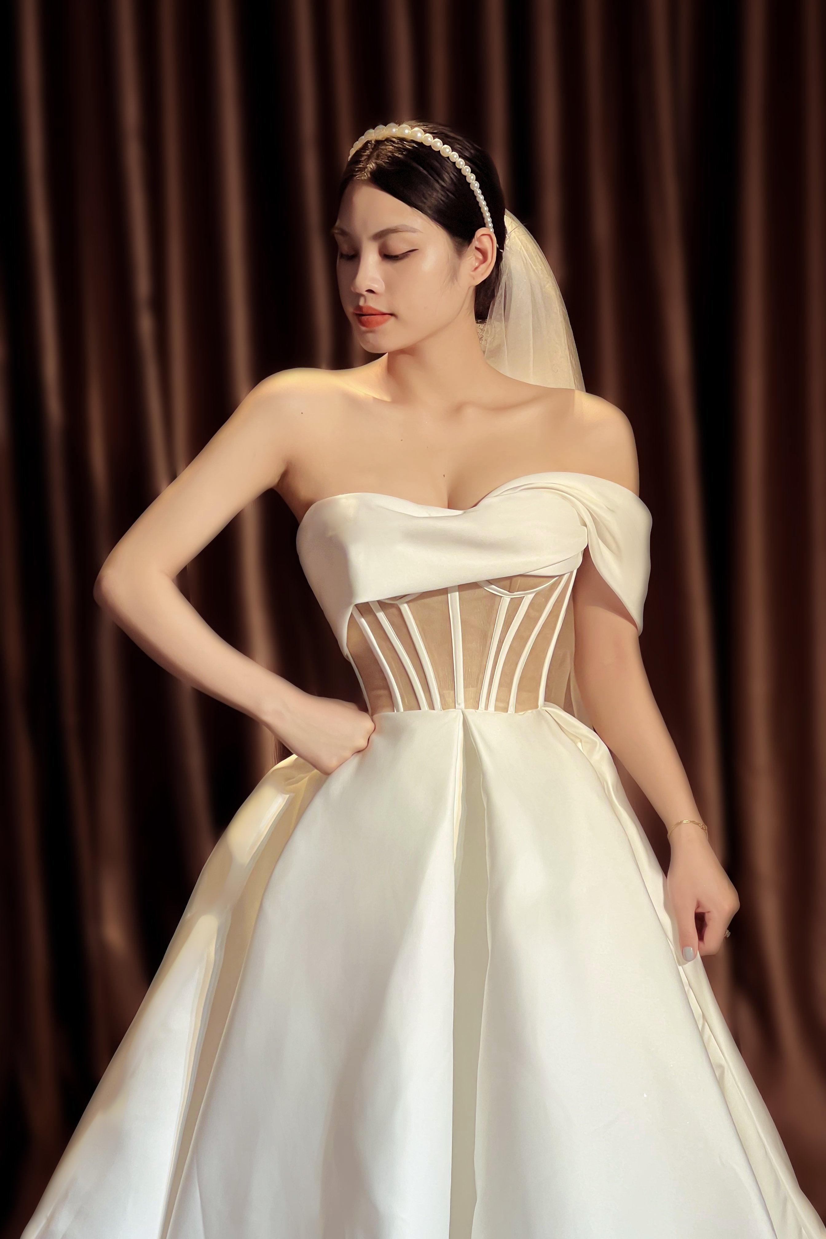 Váy cưới giá rẻ – Tu Linh Boutique