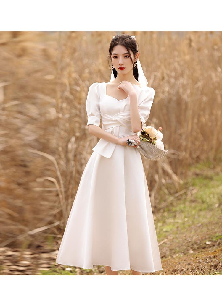 Váy cưới đi bàn cô dâu tiếp khách  FELY WEEDING