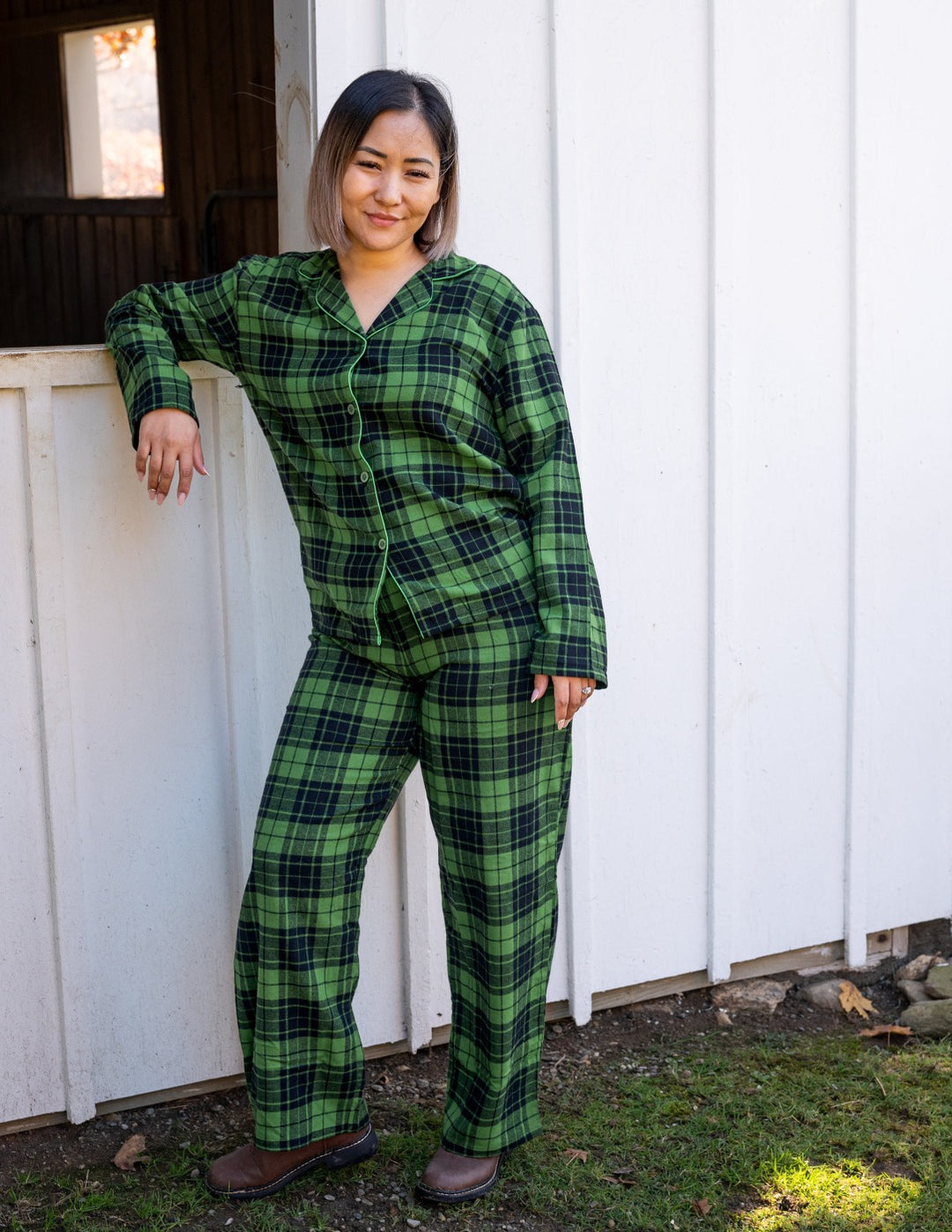 Leveret Kids Footed Black & Green Plaid Pajamas – Leveret Clothing