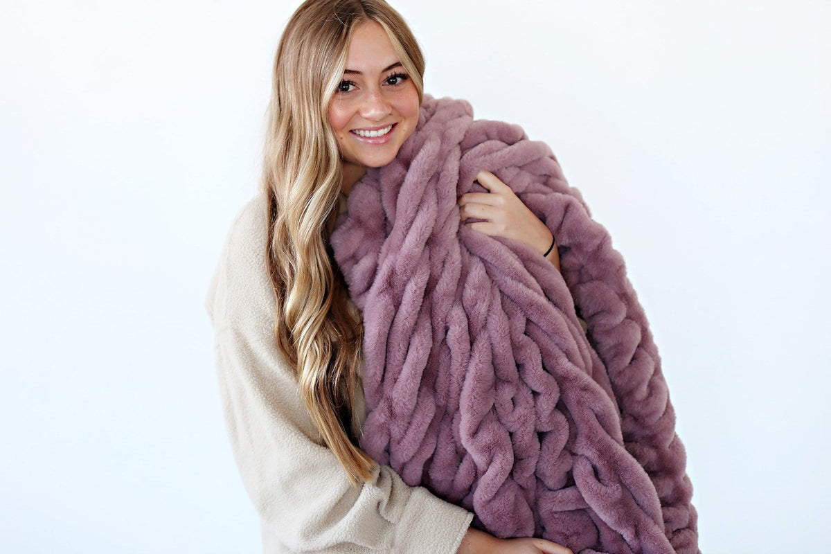 INFINITE CHUNKY KNIT BLANKET | MINKY | CUDDLE - MIST