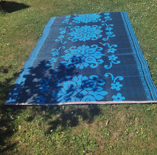 Medium blue double-sided African plastic mat