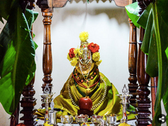 Rose Bazaar, Varamahalakshmi, puja, pooja, Sevanthi, chrysanthemum, jasmine, mallige, mola, garland, lotus, rose, rose petal, arch, decorations, decorative, mantapa, lakshmi, rangoli, coconut, flowers, fruits, mango leaf, plantain, 