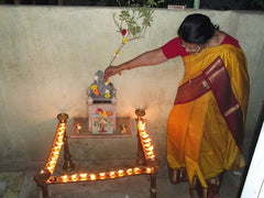 Tulsi garlands, Vishnu, worship, Tulsi mala, Tulsi leaves, rose bazaar, bangalore, pune 