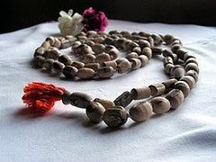 Tulsi garlands, Vishnu, worship, Tulsi mala, Tulsi leaves, rose bazaar, bangalore, pune 