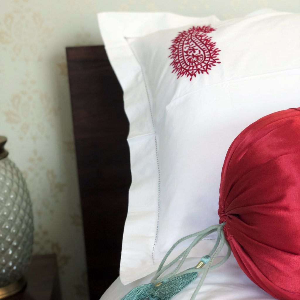 Mumbai Red Paisley Queen Duvet Cover Set Indio Home