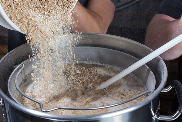 mashing_grains_BIAB_brewing