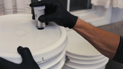 adding airlock to fermenter