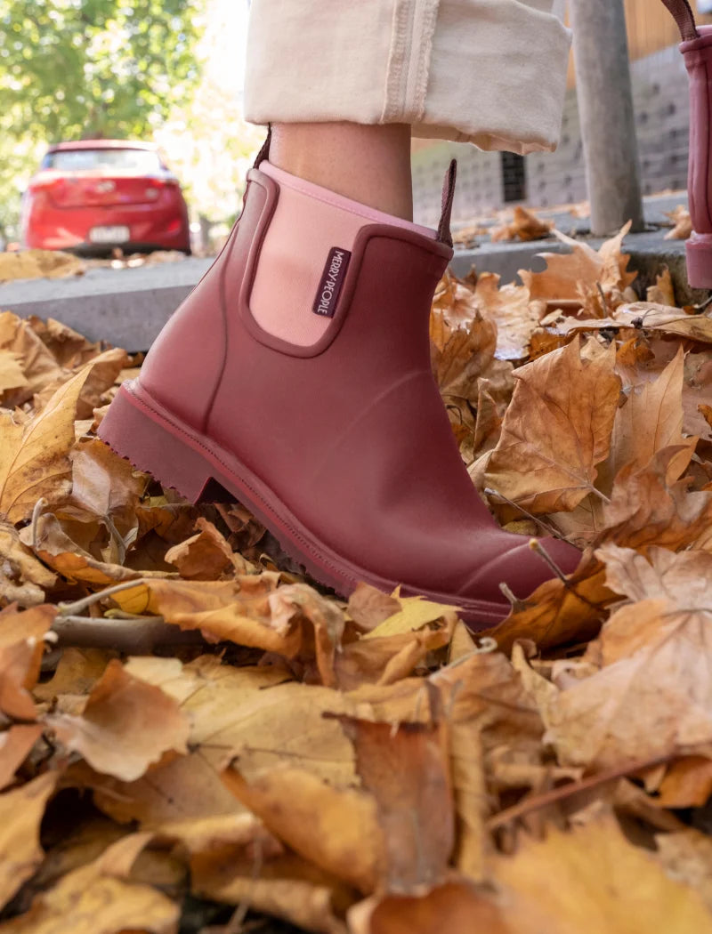 autumn leafs and beetroot boots