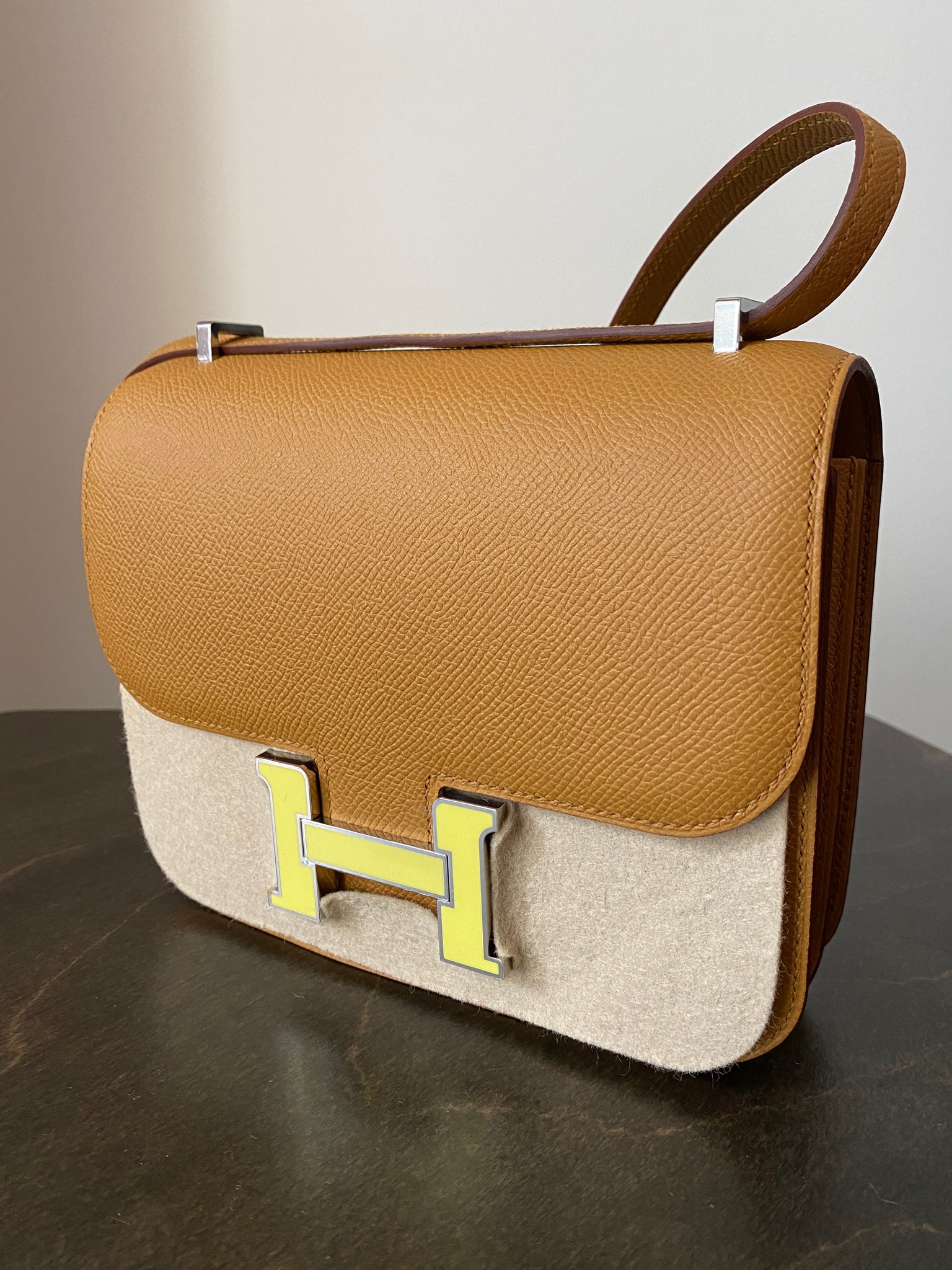 hermes constance lime