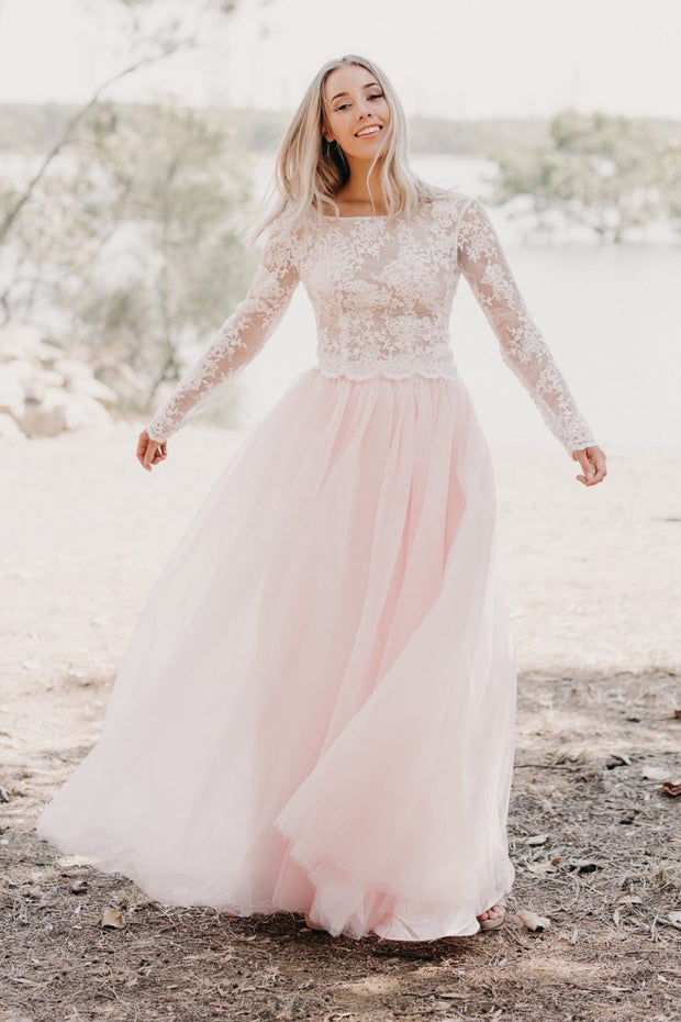 ivory-lace-long-sleeved-wedding-gown-light-pink-tulle-skirt-narsbridal