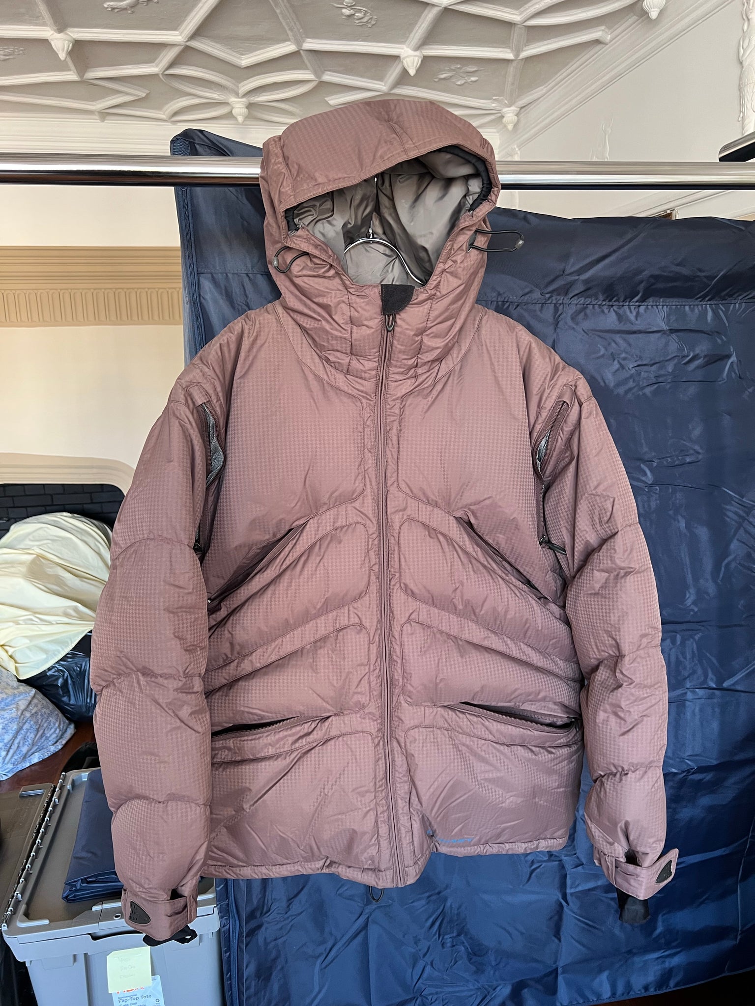 00s oakley snowboard puffer jacket