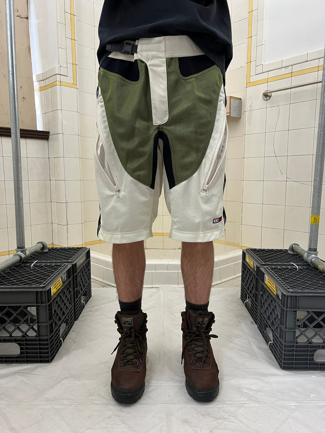 2000s Oakley Software Factory Pilot Ventilated Moto Shorts - Size XL –  Constant Practice