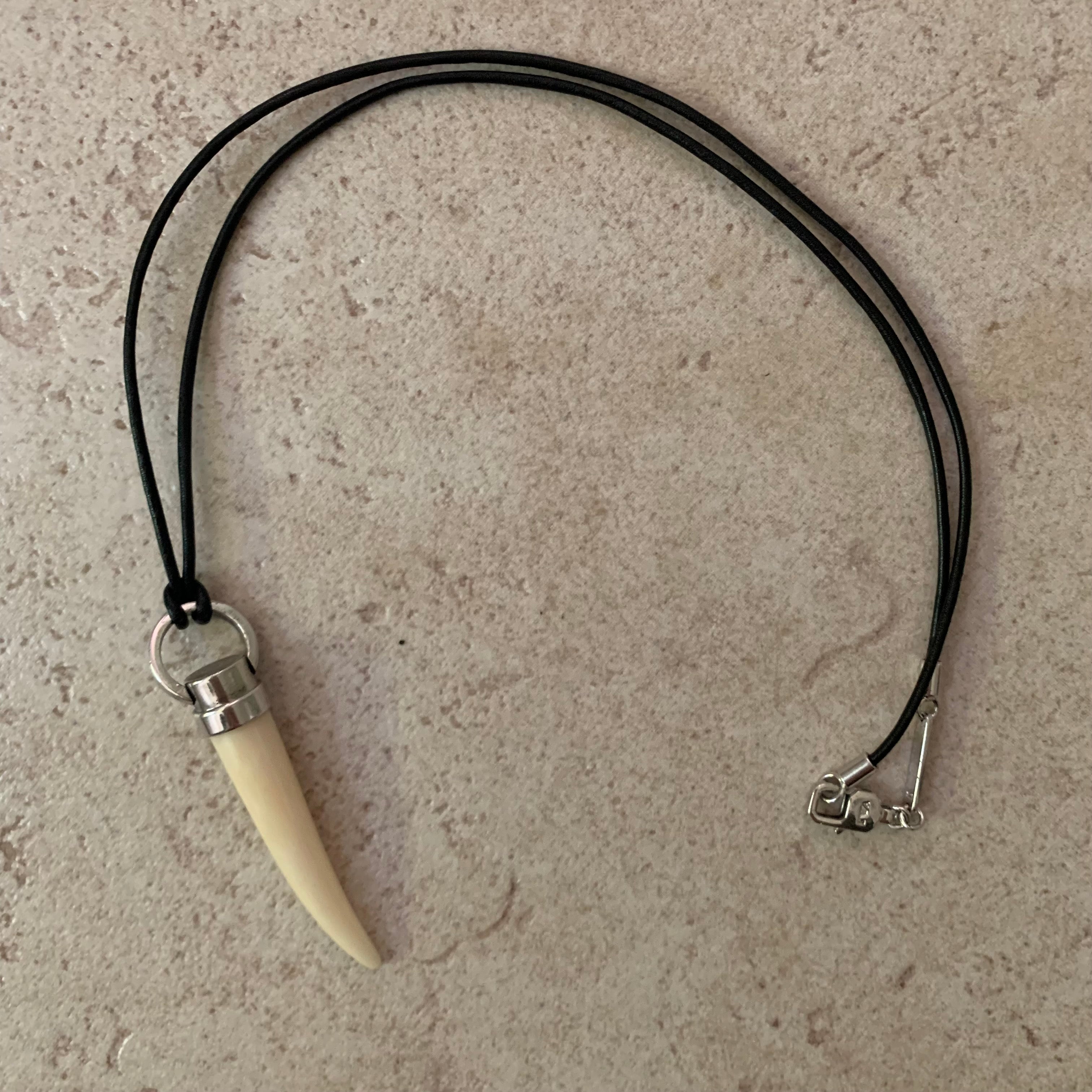 2000s Armani Waxed Rope Fang Necklace - Size OS