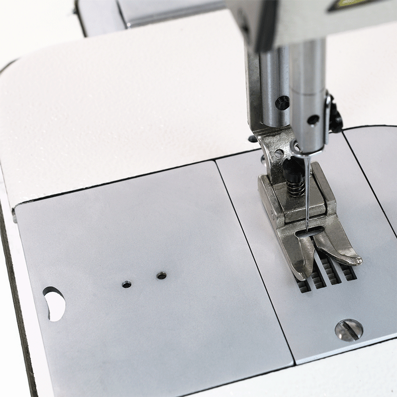Create beautiful zigzag stitches with the Yamata High-Speed Zigzag Industrial Sewing Machine