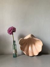 Load image into Gallery viewer, Pink Ceramic Clam Shell Dish