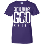 Skiing – Skiing On the 7th god skied Women T-Shirt