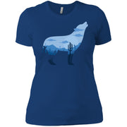 Howling Wolf At Full Moon Silhouette Women T-Shirt