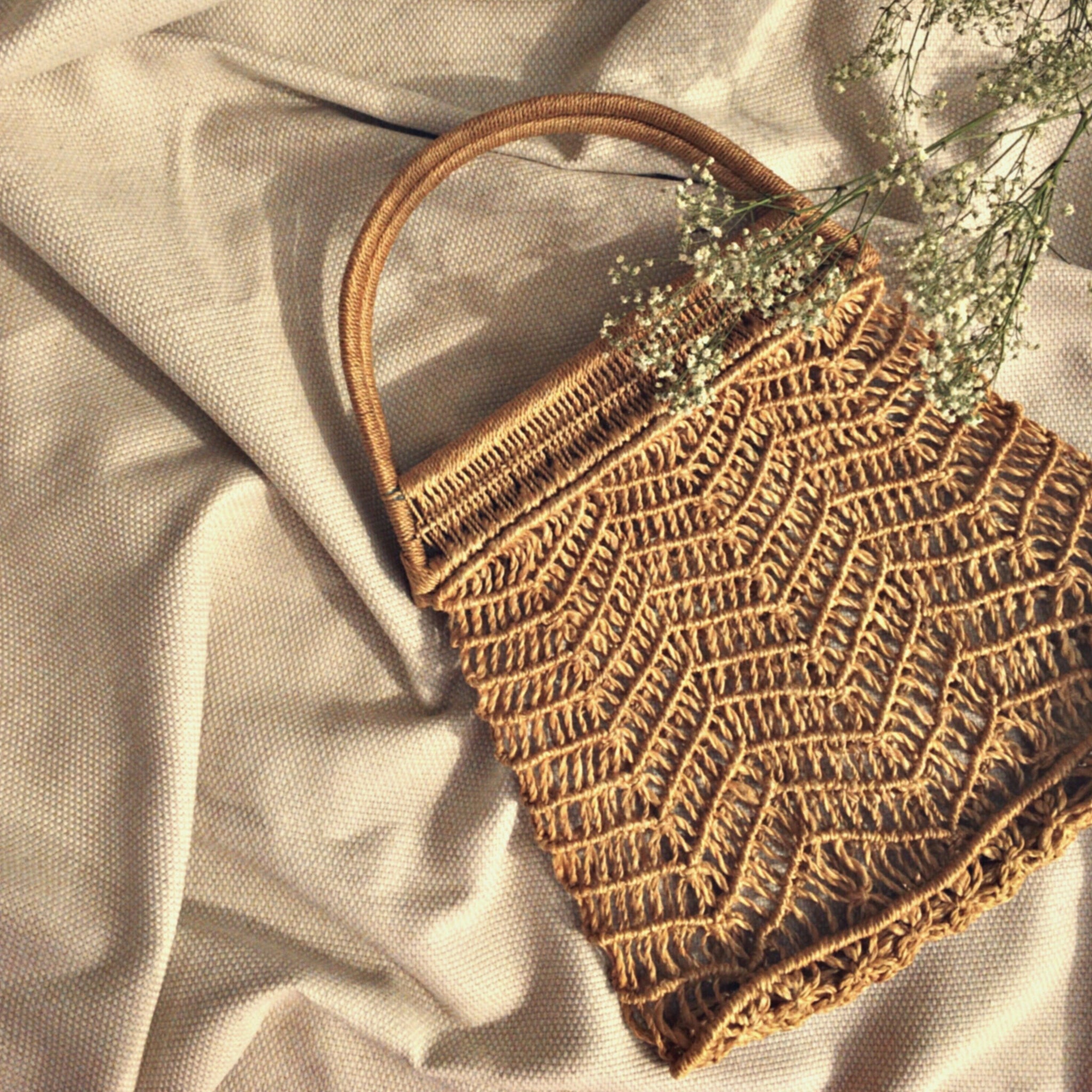 macrame hand purse