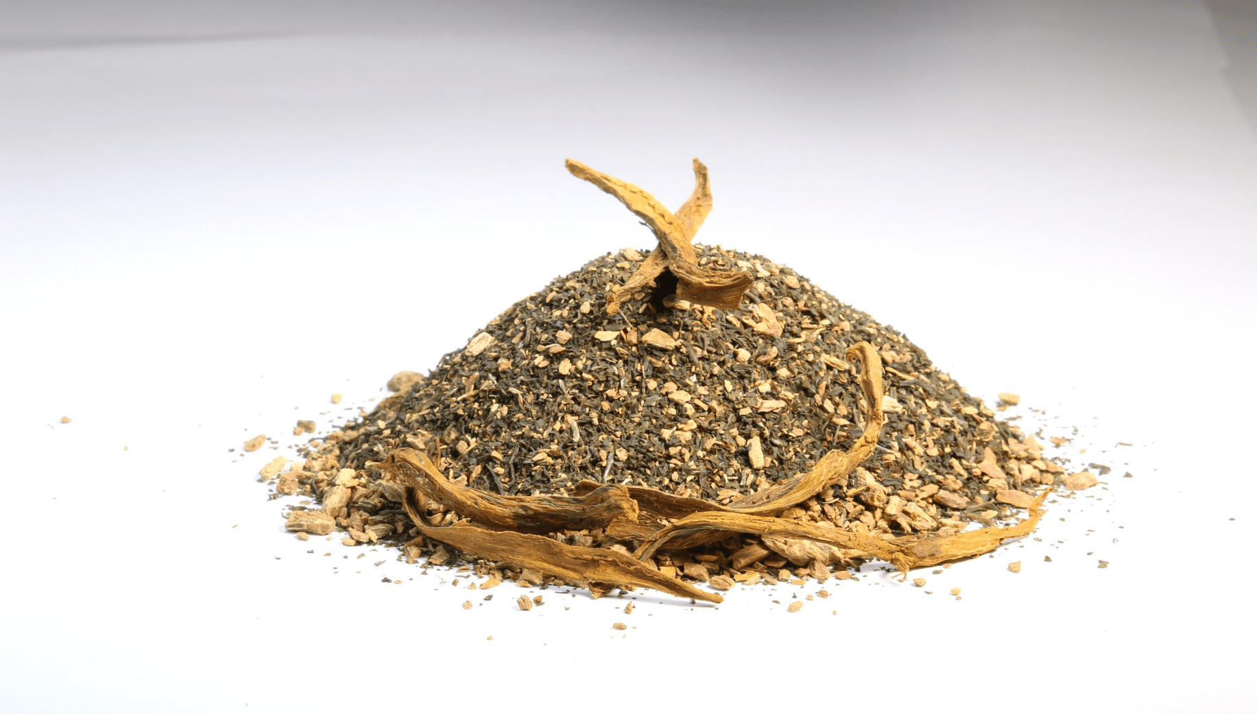 Lynnyang mix with green tea leaves of Meghalaya